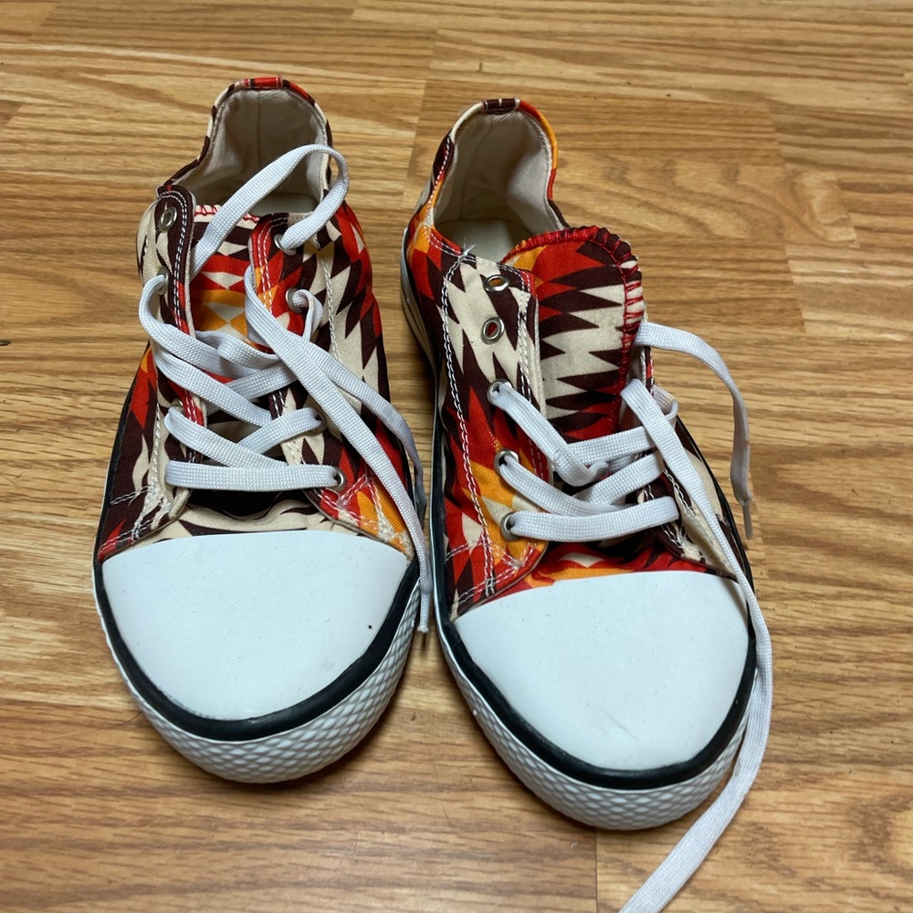 Converse style sneakers !